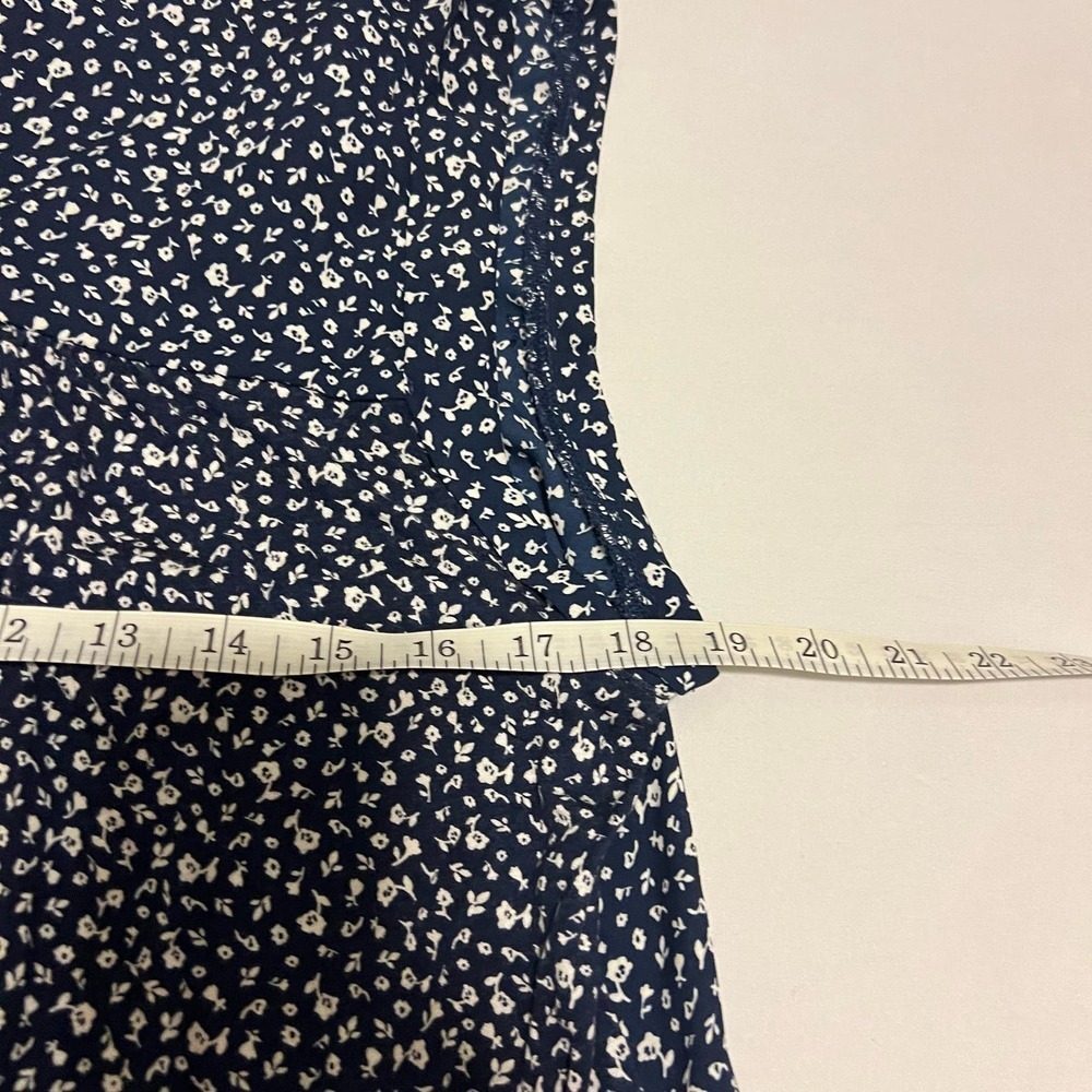 Loft Blue Sleeveless floral blouse M - Picture 8 of 8